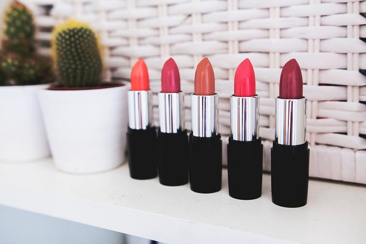Warna Lipstick yang Harus Kamu Punya